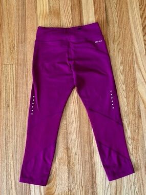 Nike epic Lux tight pink crop leggings Womens size XS